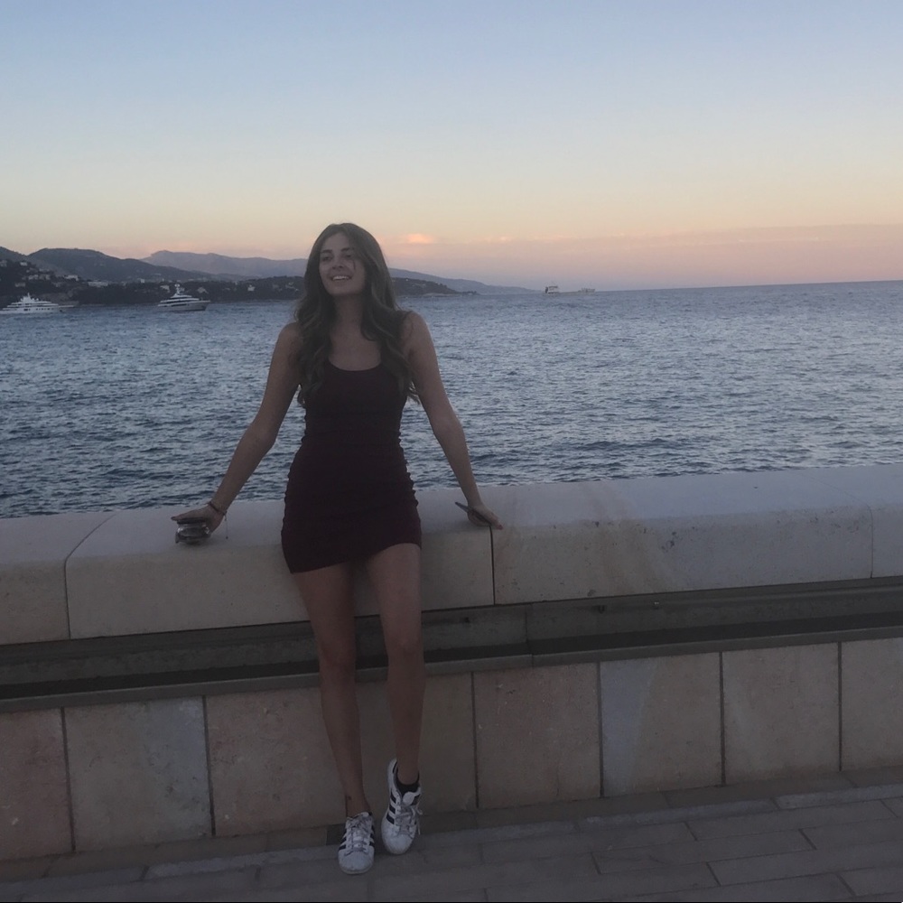 Meet your Posher, Yas